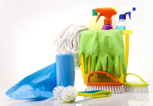 Deep cleaning tasks in a Fulham kitchen and living area